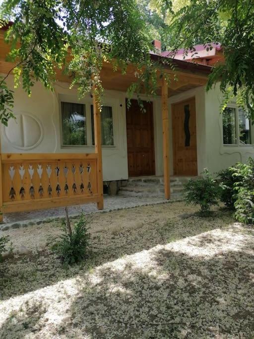 Casa De Oaspeti Adorabila Aproape De Natura Lejlighed Sărata-Monteoru Eksteriør billede